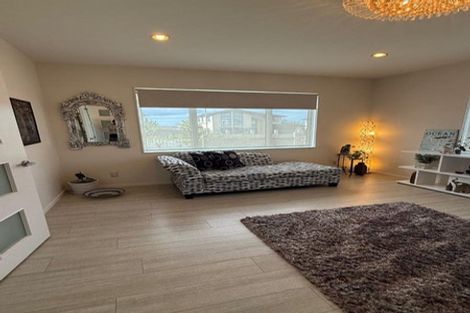 Photo of property in 1 Irongate Avenue, Ranui, Auckland, 0612