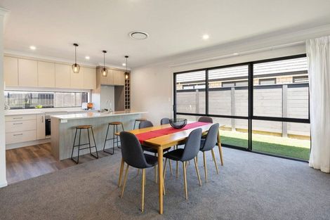 Photo of property in 44 Norfolk Drive, Cambridge, 3434