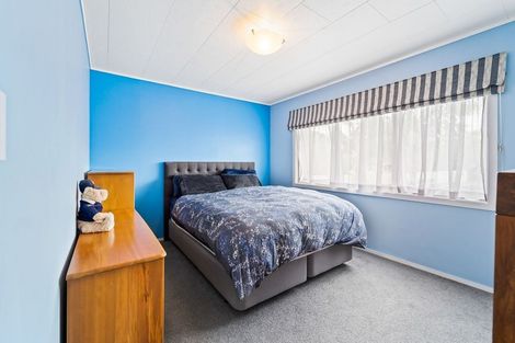 Photo of property in 122 Moire Road, West Harbour, Auckland, 0618