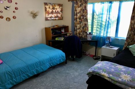 Photo of property in 15 Macadamia Close, Goodwood Heights, Auckland, 2105