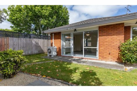 Photo of property in 2/86 Aorangi Road, Bryndwr, Christchurch, 8053