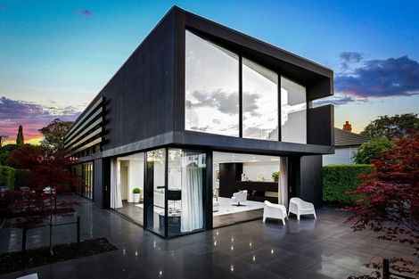 Photo of property in 116 Aikmans Road, Merivale, Christchurch, 8014