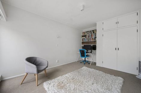 Photo of property in Kingsgate Flats, 10 Austin Street, Mount Victoria, Wellington, 6011
