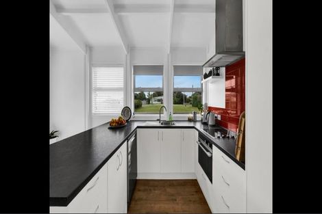 Photo of property in 11 Tasman Street, Opunake, 4616