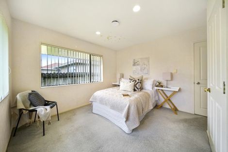 Photo of property in 22 Limerick Place, Dannemora, Auckland, 2016