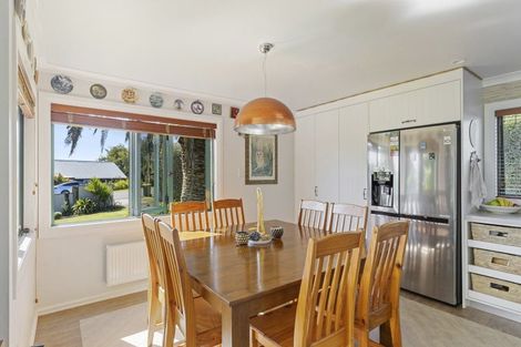Photo of property in 128 Wairau Road, Oakura, 4314