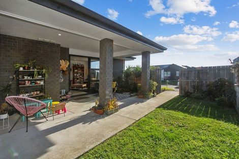 Photo of property in 1 Poutawa Lane, Clarks Beach, 2122