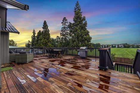 Photo of property in 16 Shelley Jane Place, Dinsdale, Hamilton, 3204