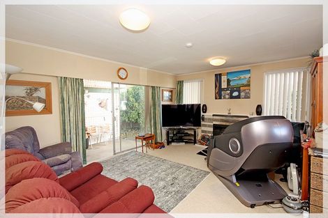 Photo of property in 12 Nuku Street, Tangimoana, 4822