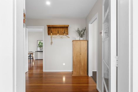 Photo of property in 17 East Street, Terrace End, Palmerston North, 4410