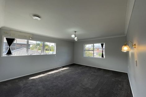 Photo of property in 2 Lemonwood Place, The Gardens, Auckland, 2105