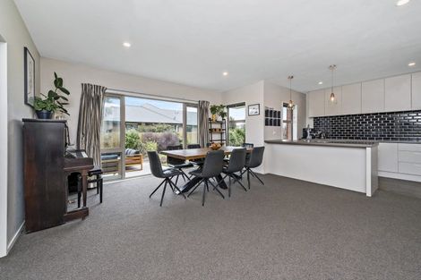 Photo of property in 6 Greenan Place, Doyleston, 7683