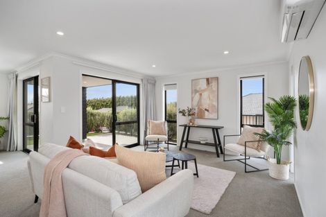 Photo of property in 5 Tangata Way, Omokoroa, 3114