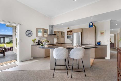 Photo of property in 18 Pacific Place, Whitianga, 3510