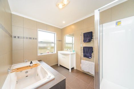 Photo of property in 19 Karina Terrace, Roslyn, Palmerston North, 4414