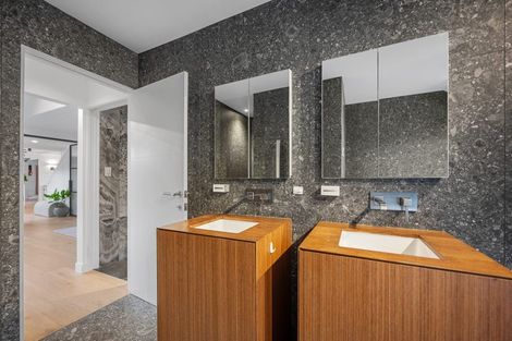 Photo of property in 9 Quebec Road, Milford, Auckland, 0620