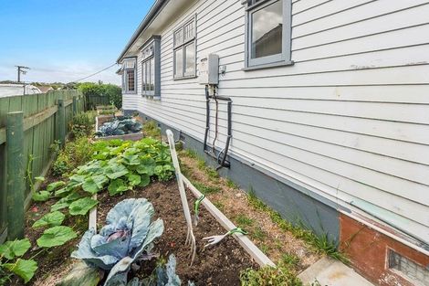 Photo of property in 25 Kawatiri Avenue, Gonville, Whanganui, 4501