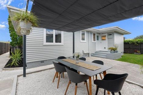 Photo of property in 13 Stokes Avenue, Te Atatu Peninsula, Auckland, 0610