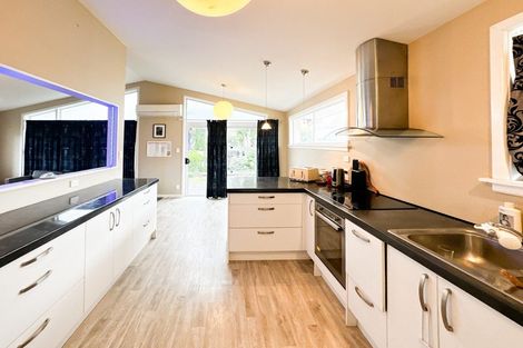 Photo of property in 1 Ostend Place, Avonhead, Christchurch, 8042