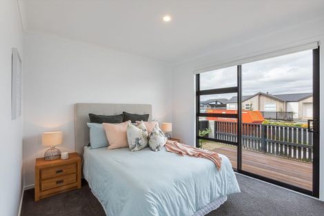 Photo of property in 24 Atutahi Lane, Papamoa, 3118