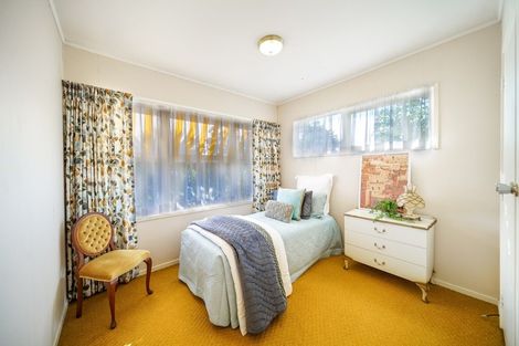 Photo of property in 25 Tupaki Place, Pakuranga Heights, Auckland, 2010