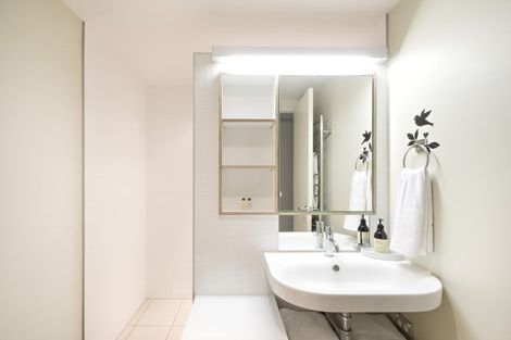 Photo of property in Piermont Apartments, 5e/82 Cable Street, Te Aro, Wellington, 6011