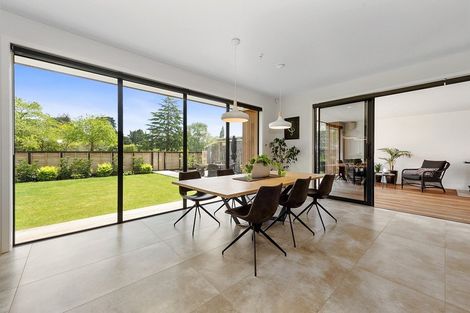 Photo of property in 12 Jellicoe Drive, Hamilton East, Hamilton, 3216