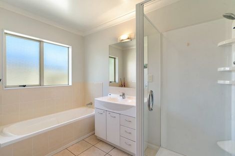 Photo of property in 4 Ashleigh Way, Waikanae Beach, Waikanae, 5036