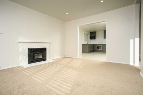 Photo of property in 2 Frizell Street, Beach Haven, Auckland, 0626