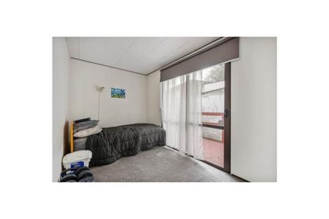 Photo of property in 2/27 Nearco Street, Randwick Park, Auckland, 2105