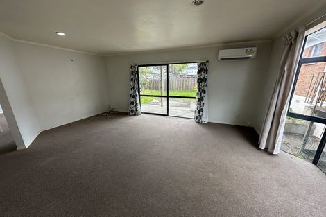 Photo of property in 8 Vanbrugh Place, Bucklands Beach, Auckland, 2014