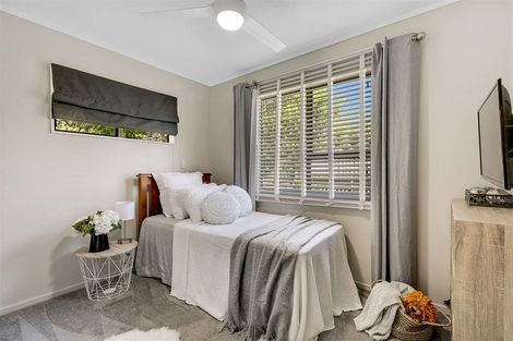 Photo of property in 5 Solway Place, Papakowhai, Porirua, 5024