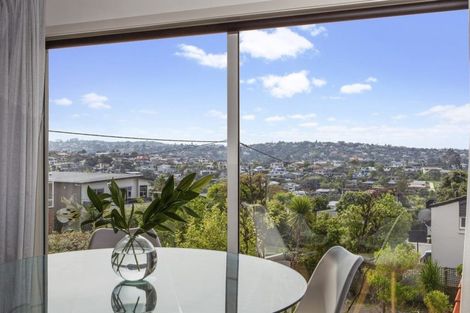 Photo of property in 1/127 Churchill Road, Rothesay Bay, Auckland, 0630