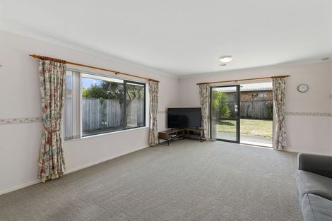 Photo of property in 52 Campion Road, Waikanae Beach, Waikanae, 5036