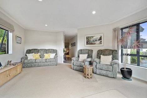 Photo of property in 56 Aquarius Drive, Kawaha Point, Rotorua, 3010