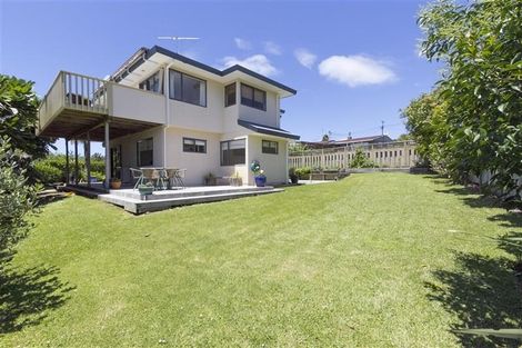 Photo of property in 99 Wade River Road, Stanmore Bay, Whangaparaoa, 0932