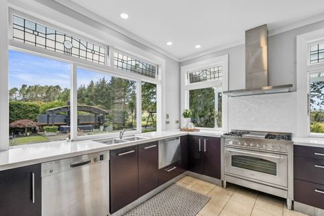 Photo of property in 102 Matua Road, Huapai, Kumeu, 0810