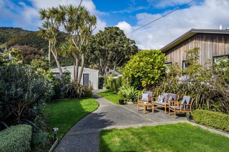 Photo of property in 26 Tuatoru Street, Eastbourne, Lower Hutt, 5013