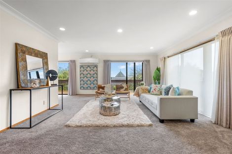 Photo of property in 2/27 Santa Monica Place, Goodwood Heights, Auckland, 2105