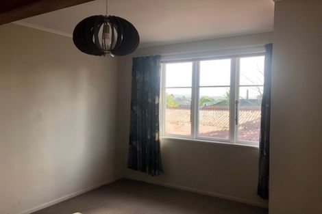 Photo of property in 572 Beach Road, Rothesay Bay, Auckland, 0630