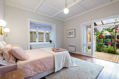 Photo of property in 12 Glade Place, Birkenhead, Auckland, 0626