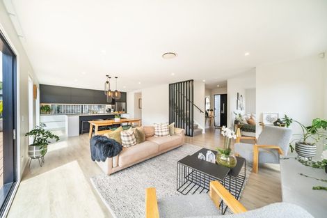 Photo of property in 15 Weatherdeck Close, Whitby, Porirua, 5024