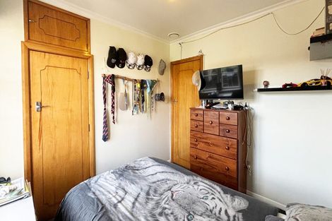 Photo of property in 2 Cole Grove, Wallaceville, Upper Hutt, 5018