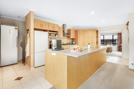 Photo of property in 73 Saint James Drive, Huntington, Hamilton, 3210