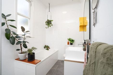 Photo of property in 166 Owen Street, Newtown, Wellington, 6021