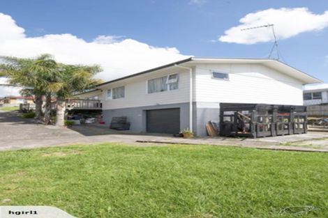 Photo of property in 230 Triangle Road, Massey, Auckland, 0614