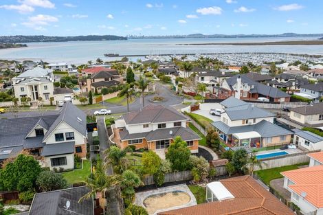 Photo of property in 11 Kahala Place, West Harbour, Auckland, 0618