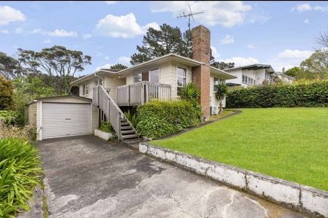 Photo of property in 51 Easton Park Parade, Glenfield, Auckland, 0629