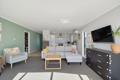Photo of property in 6 Reserva Crescent, Kumeu, 0810