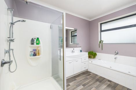 Photo of property in 55 Timaru Road, Waimate, 7924